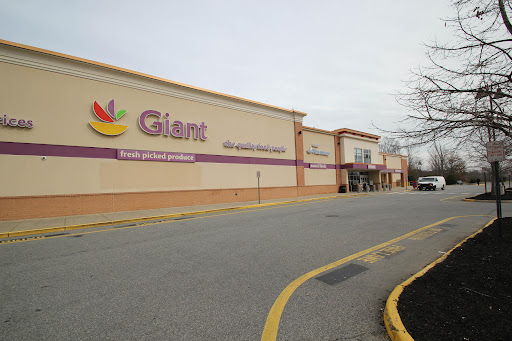 Grocery Store «Giant», reviews and photos, 5701 Plank Rd, Fredericksburg, VA 22407, USA