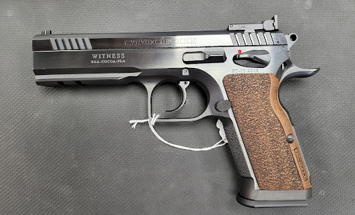 Gun Shop «Arizona Law Dawgs LLC», reviews and photos, 44870 W Hathaway Ave Suite 1, Maricopa, AZ 85139, USA