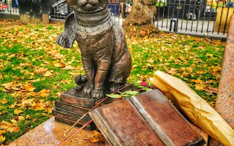 Street Cat Bob Memorial Statue image
