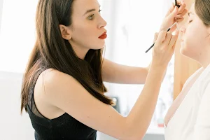 Alicia Herraiz Boutique de belleza (maquillaje/cursos/cejas) image