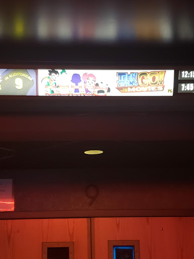 Movie Theater «Regal Cinemas Henrietta 18», reviews and photos, 525 Marketplace Dr, Rochester, NY 14623, USA