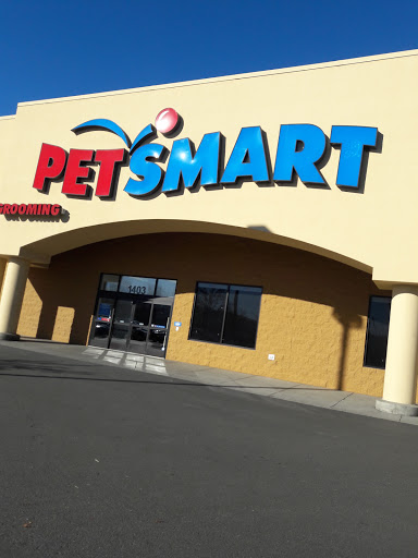 Pet Supply Store «PetSmart», reviews and photos, 1403 E Washington Ave, Union Gap, WA 98903, USA