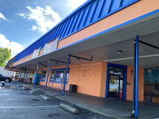 Mis Reinas Meat Market & Kitchen