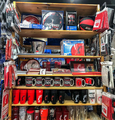 Sportswear Store «Rally House Rookwood», reviews and photos, 2705 Edmondson Rd, Cincinnati, OH 45209, USA