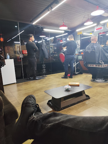 Mestre Barbeiro - Barbearia - Curitiba