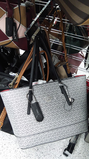 Clothing Store «Ross Dress for Less», reviews and photos, 13510 Whittier Blvd, Whittier, CA 90605, USA