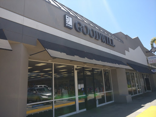Goodwill Store & Donation Center, 5880 Edinger Ave, Huntington Beach, CA 92649, USA, 
