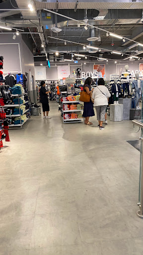 Cosmetics Store «SEPHORA», reviews and photos, 108 N State St Ste 134, Chicago, IL 60602, USA