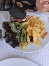 Hamburger du Restaurant français Le Grand Bleu à Saint-Gilles-Croix-de-Vie - n°5