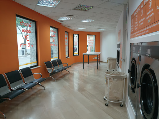 Lavanderia Autoservicio La Prenda en Villanueva de la Serena, Badajoz