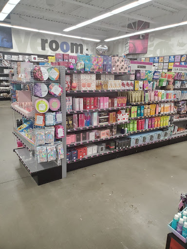 Variety Store «Five Below», reviews and photos, 7591 North Point Pkwy #800, Alpharetta, GA 30022, USA