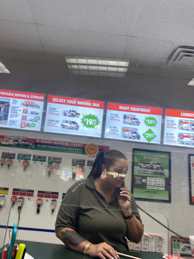 Truck Rental Agency «U-Haul Moving & Storage of West Tampa», reviews and photos, 4406 W Hillsborough Ave, Tampa, FL 33614, USA