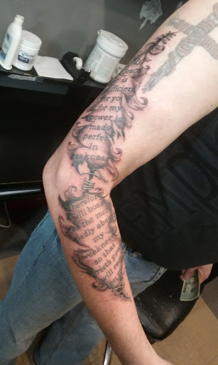 Body Piercing Shop «Black Lotus Custom Tattoos & Body Piercing», reviews and photos, N5006 State Rd 35, Onalaska, WI 54650, USA