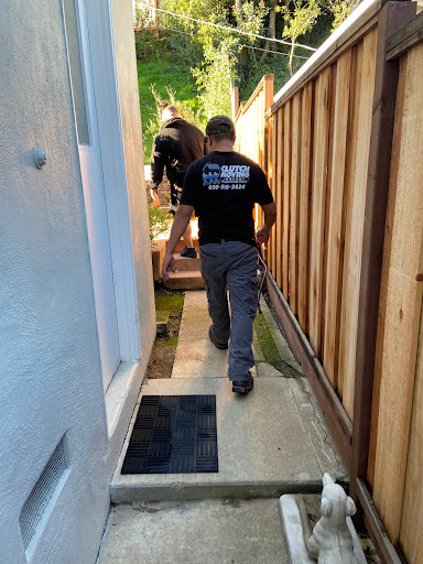 Clutch Moving Company image