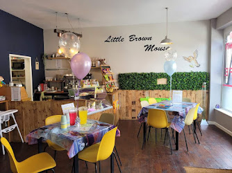 Little Brown mouse play cafe