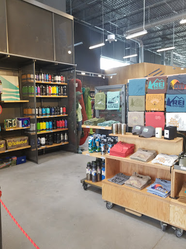 Camping Store «REI», reviews and photos, 350 Independence Blvd, Virginia Beach, VA 23462, USA