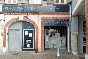 Place Demarke L'Isle Jourdain image