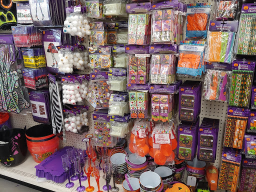 Dollar Store «Dollar Tree», reviews and photos, 2375 S Hwy 27, Clermont, FL 34711, USA