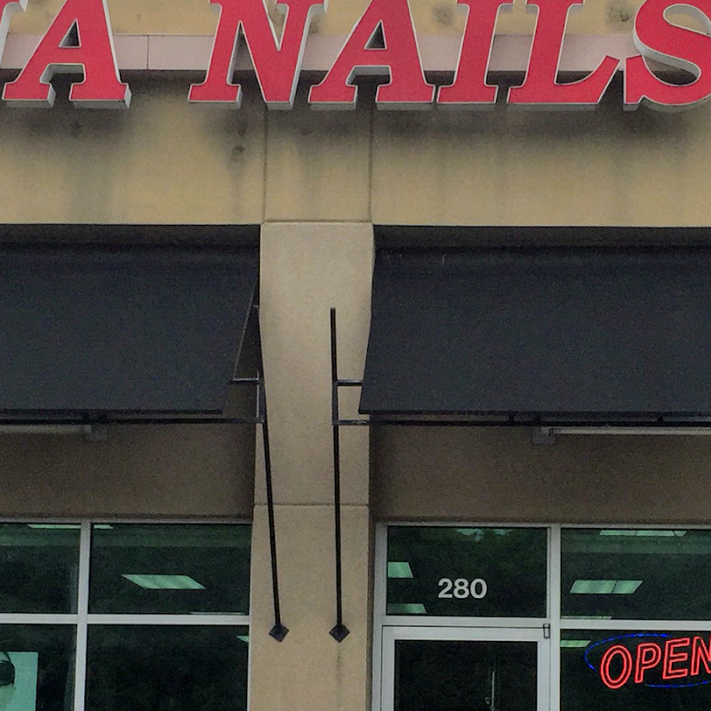 N a Nails