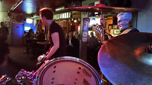 Blues Club «Brackins Blues Club», reviews and photos, 112 E Broadway Ave, Maryville, TN 37804, USA