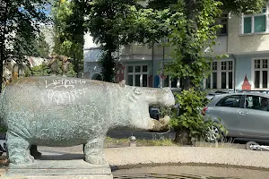 Nilpferdbrunnen image