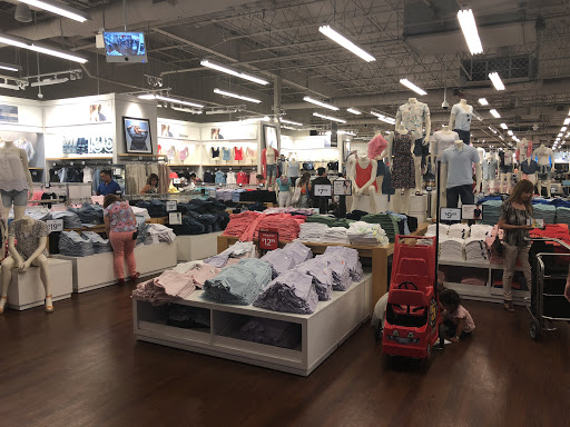 Clothing Store «Gap Outlet», reviews and photos, 12801 W Sunrise Blvd, Sunrise, FL 33323, USA