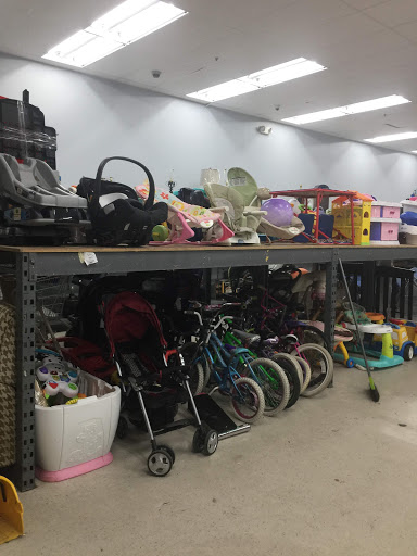 Thrift Store «Thrift World of Dallas», reviews and photos, 3046 Forest Ln # 100, Dallas, TX 75234, USA