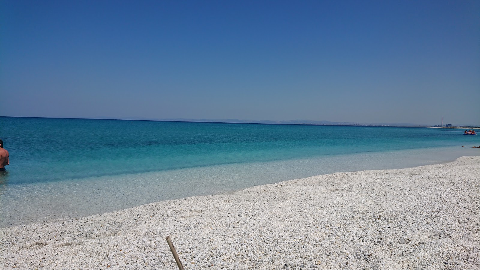 Foto di Spiaggia Pazzona con parzialmente pulito livello di pulizia