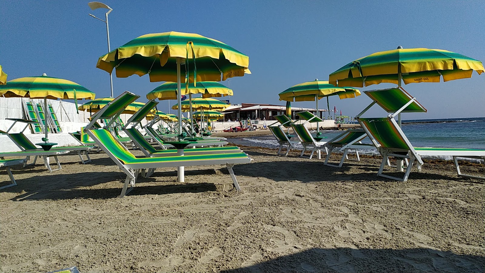 Fotografie cu Spiaggia di Specchiolla cu nivelul de curățenie înalt