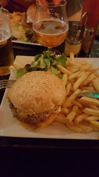 Hamburger du Restaurant Hall's Beer Tavern à Paris - n°7