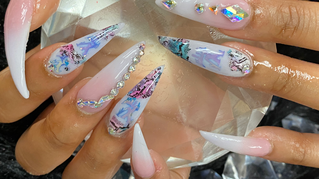 B&B Nailz 35022