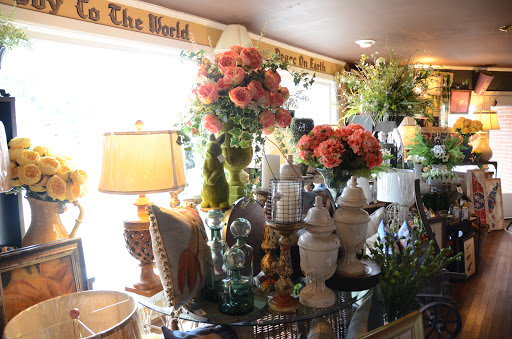 Florist «Lively Florist Shop», reviews and photos, 610 Hatcher Ln, Columbia, TN 38401, USA