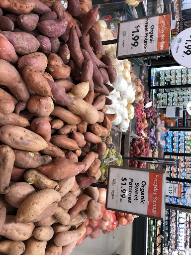 Grocery Store «Whole Foods Market», reviews and photos, 90 E Putnam Ave, Greenwich, CT 06830, USA