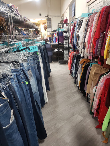 Plato's Closet Willowbrook