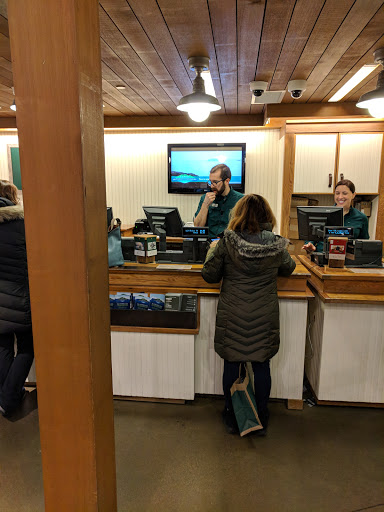 Clothing Store «L.L. Bean», reviews and photos, 340 Legacy Pl, Dedham, MA 02026, USA