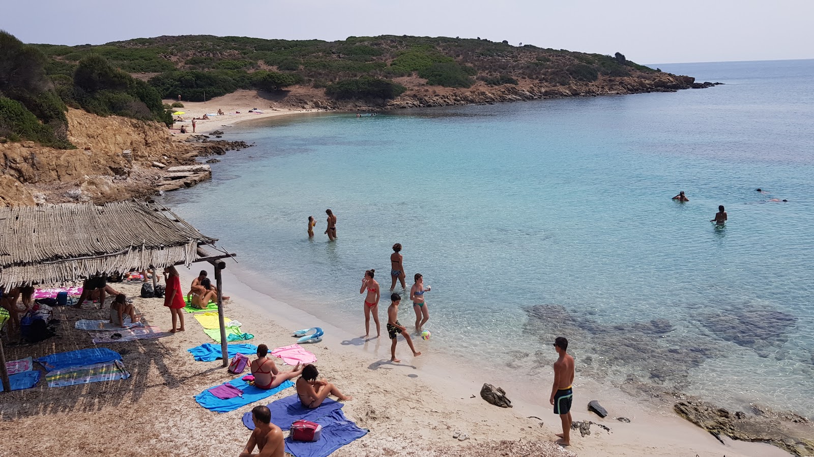 Foto von Cala Sabina mit beiger sand Oberfläche