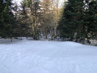 Sentier de randonnée à Boutx