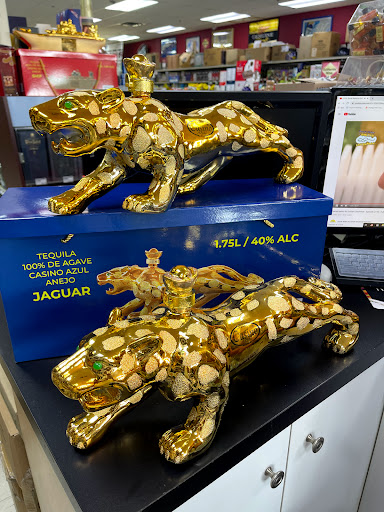 Liquor Store «Royal Liquor & Wine», reviews and photos, 1015 N Randall Rd, Elgin, IL 60123, USA