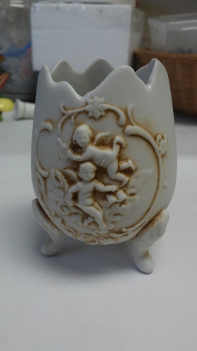 Consignment Shop «Riverbend Resale Shop», reviews and photos, 799 N Old St Louis Rd, Wood River, IL 62095, USA