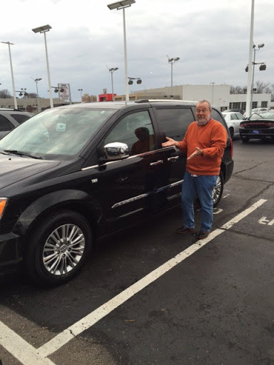 Car Dealer «Performance Chrysler Dodge Jeep Ram Centerville», reviews and photos, 95 Loop Rd, Dayton, OH 45459, USA