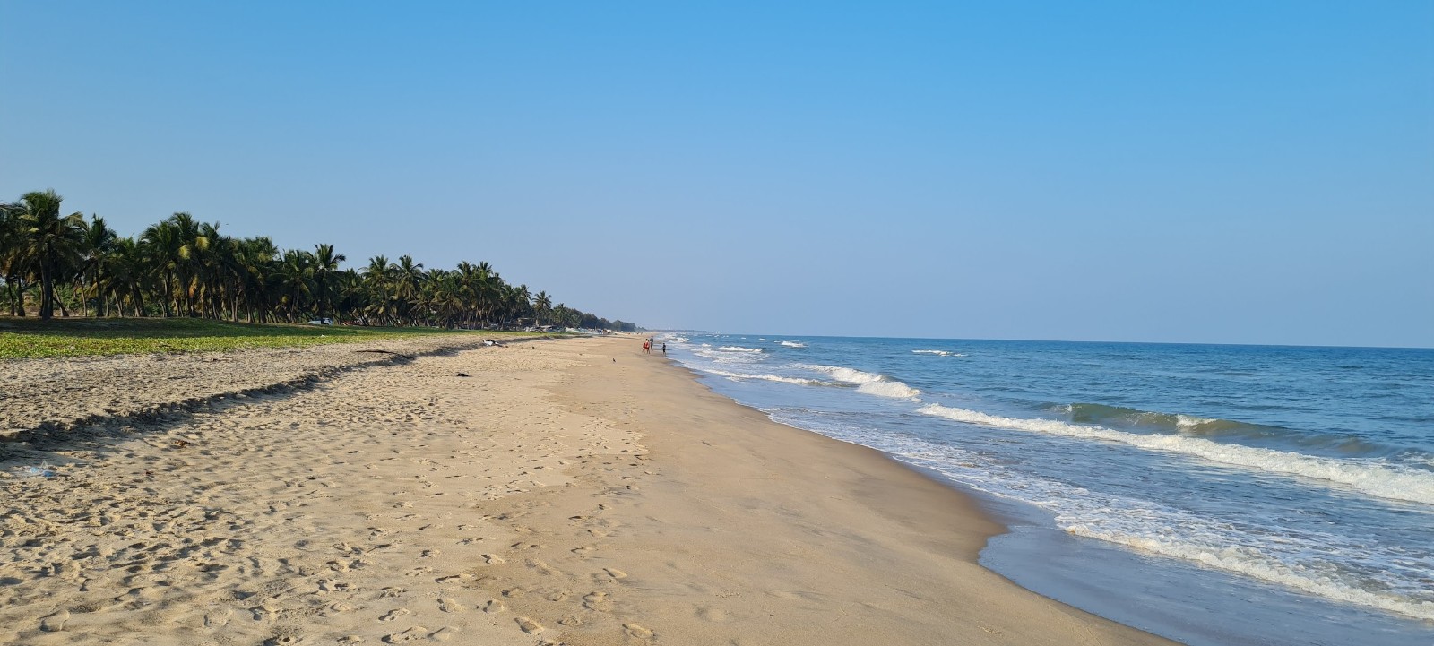 Narambai Beach Shore的照片 带有碧绿色纯水表面
