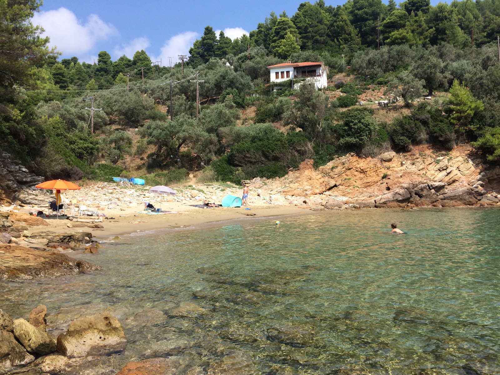 Foto av Vlachorema beach med turkos rent vatten yta