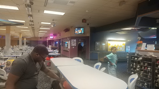 Bowling Alley «Fox Bowl», reviews and photos, 1101 Butterfield Rd, Wheaton, IL 60189, USA