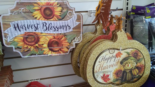 Dollar Store «Dollar Tree», reviews and photos, 790 Arlington Ridge #301, Akron, OH 44312, USA