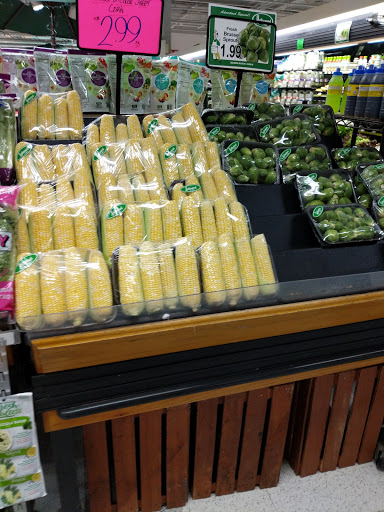 Supermarket «Hollywood Super Market», reviews and photos, 29200 N Campbell Rd, Madison Heights, MI 48071, USA