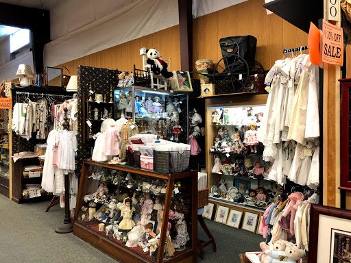 Antique Store «Cackleberry Farm Antique Mall», reviews and photos, 3371 Lincoln Hwy, Paradise, PA 17562, USA
