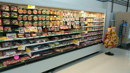 Grocery Store «Hardings Friendly Market», reviews and photos, 510 S Main St, Middlebury, IN 46540, USA