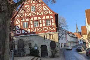 Das schiefe Haus image