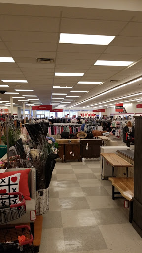 Department Store «T.J. Maxx», reviews and photos, 951 W Pleasant Valley Rd, Parma, OH 44134, USA