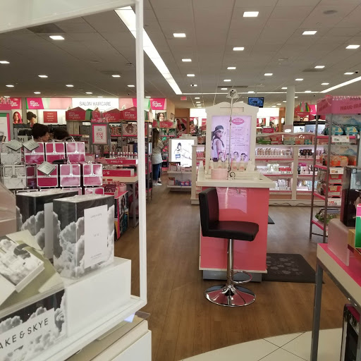 Hair Salon «Ulta Beauty», reviews and photos, 24235 Magic Mountain Pkwy, Valencia, CA 91355, USA